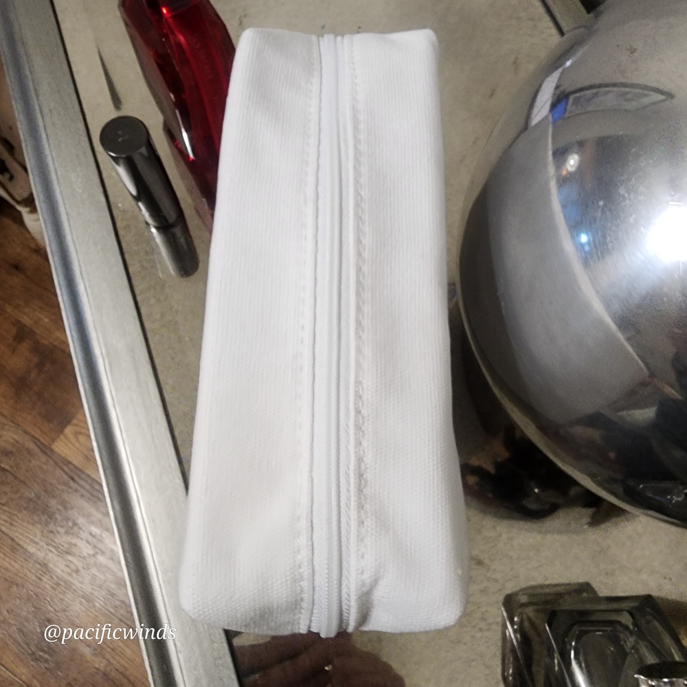 NEW! Philosophy White Toiletry Bag Durable Design - Picture 3 of 7